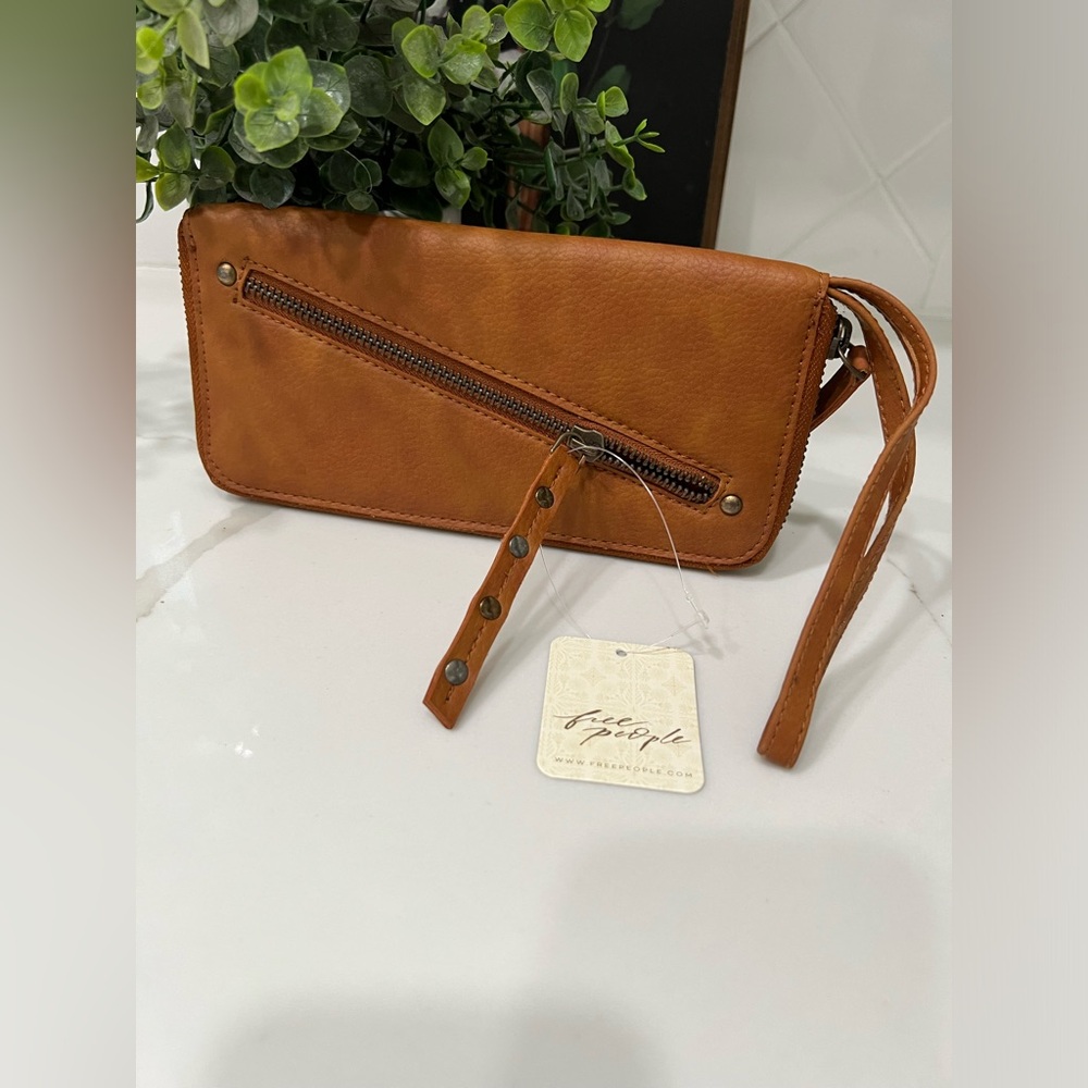 Free People Distressed Vegan Wallet in Brown Brand New With Tags MSRP $58